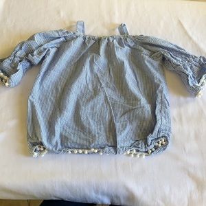 🫐Like New chambray off shoulder blouse🫐